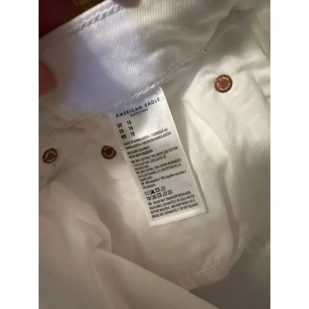 American Eagle Women's Low Rise Baggy Shorts white Sz 18